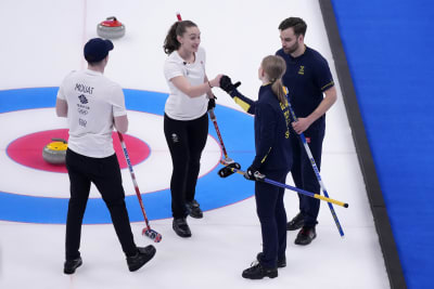 Great Britain women's curling team takes gold in dominant win over Japan