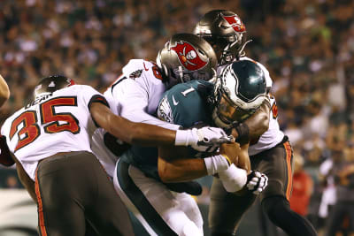 Buccaneers, Tom Brady clip Eagles but lose Richard Sherman