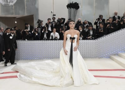 Met Gala 2023 Live Updates & Highlights From The Red Carpet—Pearls, Cats  and More