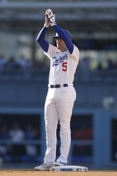 Download Freddie Freeman Dodgers Number 5 Wallpaper