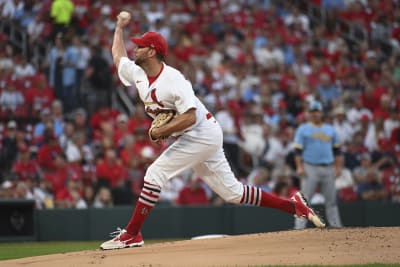 Molina, Wainwright combine for historic day in Cardinals win
