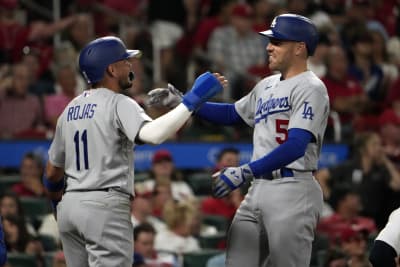 Dodgers open series with 7-3 win over Cardinals