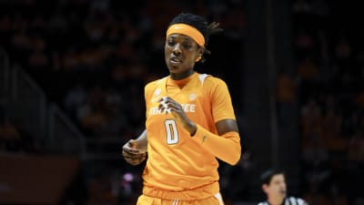 Sparks set 15-player training camp roster, waive Tierra Ruffin