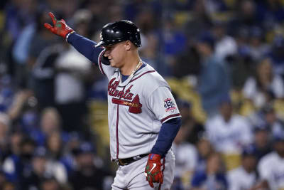 Mookie Betts, Corey Seager lead Dodgers over Braves 