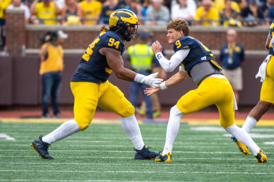 Legendary Michigan player poses question to team before Ohio State game:  'If not now, then when?'