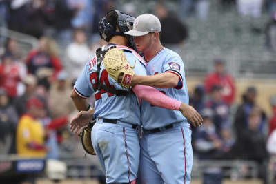 Minus All-Star SS Anderson, White Sox split twinbill with KC