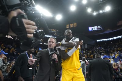Video Lakers win against Warriors during NBA playoffs - ABC News
