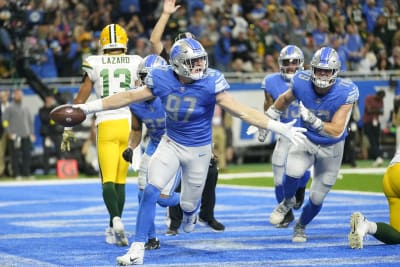 Rodgers throws 3 INTs, Lions hold on to beat Packers 15-9