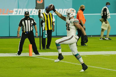 Miami Dolphins Extend Winning Streak to Five Games with 29-21 Win