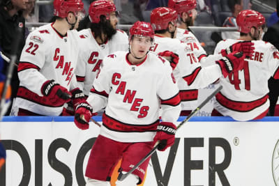 Hurricanes roll to 5-2 win, take 3-1 series lead over Isles