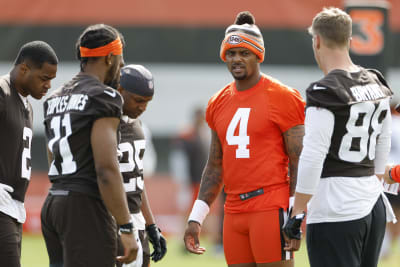 Watson on field with Browns as legal storm swirls around QB