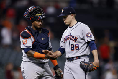 Houston Astros catcher Martin Maldonado (15) heads to home plate