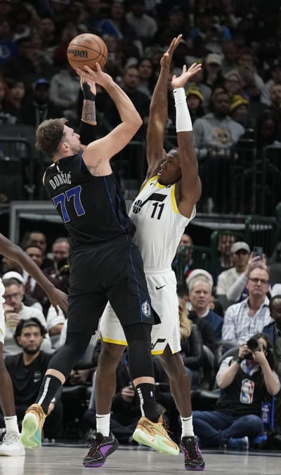 Rare Buzzer-Beater Helps Outmanned Nuggets Beat Mavs 98-97