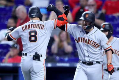 San Francisco Giants right fielder Mike Yastrzemski (5) in the