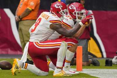 Mahomes throws TD pass; Chiefs roll past Cardinals 38-10 - The Iola Register