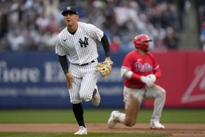 Gleyber Torres hits solo shot in Yankees win over Phillies