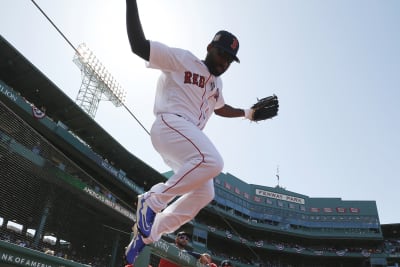 Jackie Bradley Jr., Alex Verdugo among Boston Red Sox to kneel during  national anthem at Opening Day at Fenway Park 