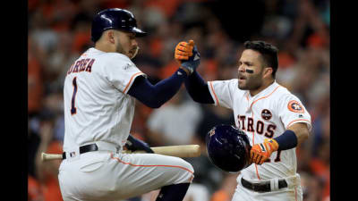 Cincinnati Reds' Elly De La Cruz (44) and Houston Astros' Jose Altuve (27)  shake hands before a baseball game Saturday, June 17, 2023, in Houston. (AP  Photo/David J. Phillip Stock Photo - Alamy