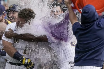 WALK-OFF GRAND SLAM! Daniel Vogelbach wins it for the Brewers with an  ultimate grand slam! 