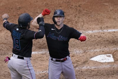 Miami Marlins lose to Chicago Cubs after bad eighth inning