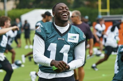 Shirt off his rack: Eagles' Brown buys fans No. 11 jerseys