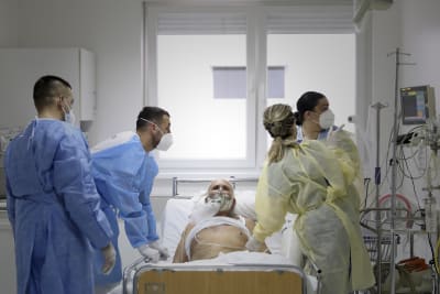 bosnian doctors brace for new wave as virus rages in region