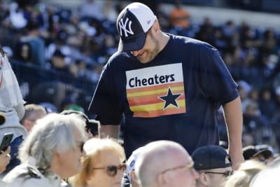 Astros' Alex Bregman Helps Fan Wearing His Jersey Whose Car Broke Down