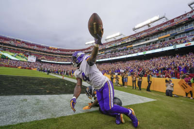 Cook leads Vikings to 28-24 prime-time road win over Cowboys