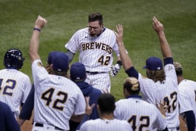 Brewers rookie calls out his wife after hitting walk-off home run