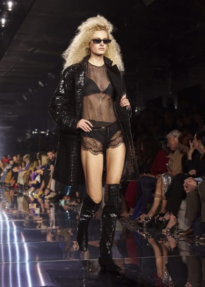 Tom Ford Closes Fashion Week With Big Hair, Miles of Sparkle - Bloomberg