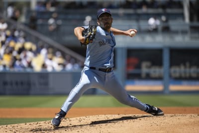 What happened to Danny Jansen? Blue Jays catcher leaves field in 5th inning  vs Rays