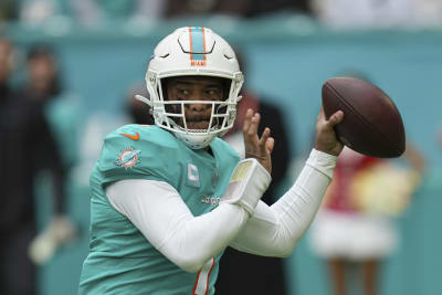 Dolphins outlast Bears despite record-setting rushing by Fields