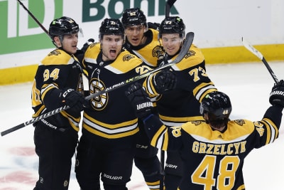 DeBrusk rallies Bruins past Penguins, 2-1 in Winter Classic