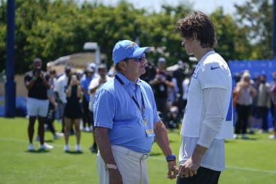 Contract signed, Justin Herbert opens Chargers camp on the money - Los  Angeles Times