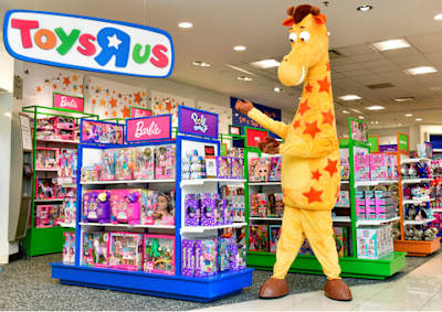 I Visit Toys R UsAnd It's Still Open! 