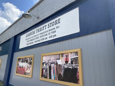 Pasadena resale shop offers vintage Astros gear