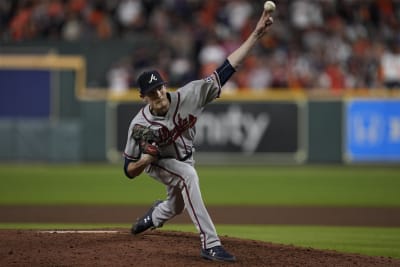 Tom Glavine steps away from Braves broadcasts