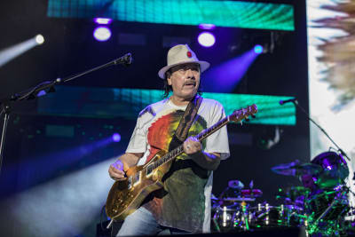 Carlos Santana collapses on stage during performance at Pine Knob in  Clarkston