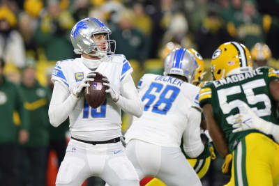 Lions stun Packers at Lambeau Field, spoiling Green Bay's playoff hopes