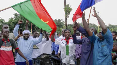 Demonstrators in Burkina Faso protest France and ECOWAS while