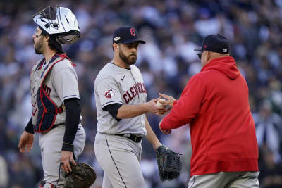 White Sox pound 5 homers, rock Central-leading Guardians 8-2 - Seattle  Sports