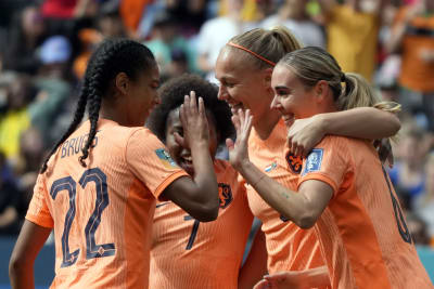 Netherlands tops Cuba 4-2, Panama beats Taiwan 12-5 at World