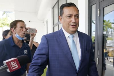 former houston police chief art acevedo now working with cnn former houston police chief