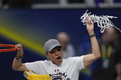 Dawn Staley doubles down on defense of South Carolina against Geno  Auriemma's criticism - On3