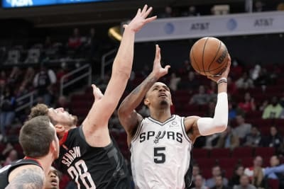 Murray scores career-high 33, Spurs outlast Rockets 123-120