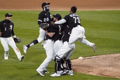 Carlos Rodon Loses Perfect Game in 9th, Gets No-Hitter - The New