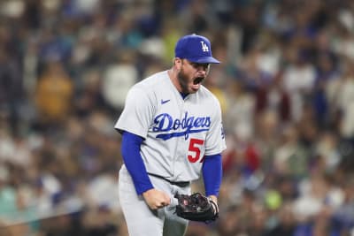 Betts' grand slam caps 8-run 4th inning as the Dodgers stun the