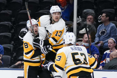 Tanev scores late, Penguins beat Islanders 5-4 in Game 3
