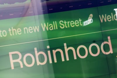 Robinhood Shares Are Set to Begin Trading - The New York Times