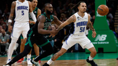 Walker scores 32 in return from injury, Celtics rout Magic